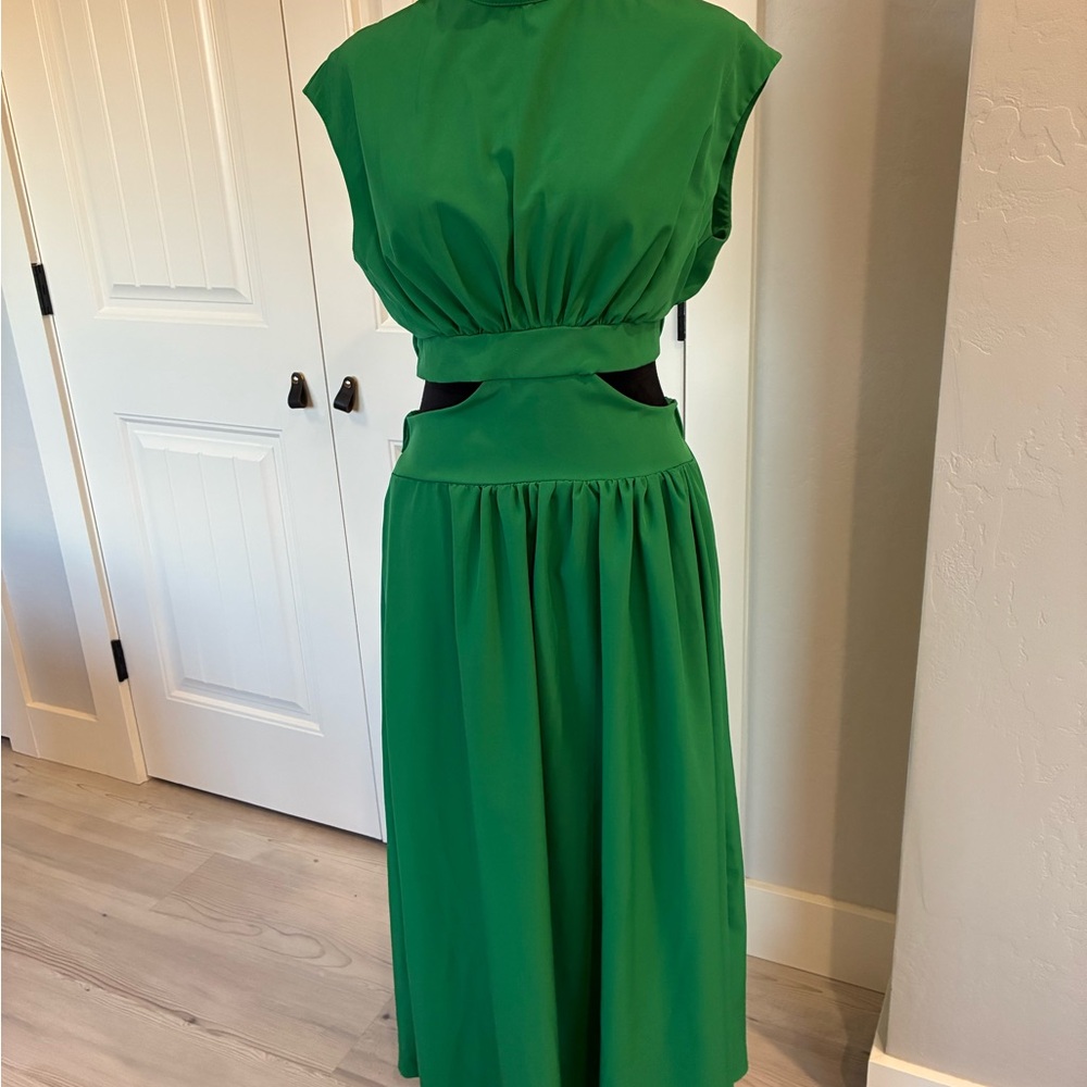 Elegant Green Backless Dress